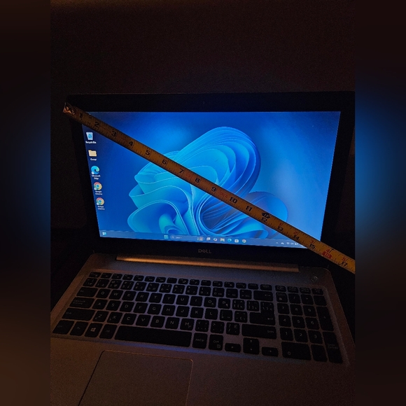 Dell laptop - Picture 5 of 7